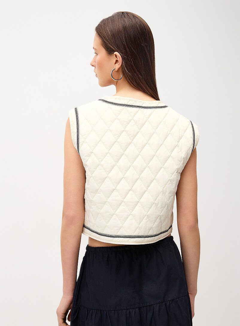Floral pattern quilted vest | Twik | Women's Jackets | Simons