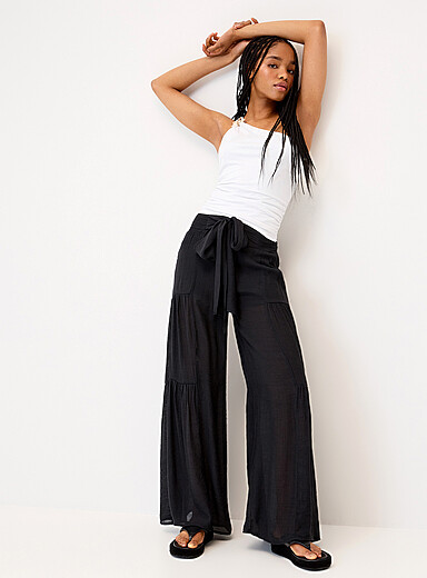 Le pantalon &eacute;tag&eacute; taille smock&eacute;e