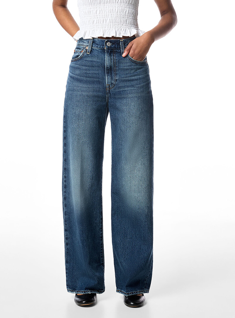 Levi's: Le jean Ribcage jambe large Bleu fonc&eacute; d&eacute;lav&eacute; pour femme