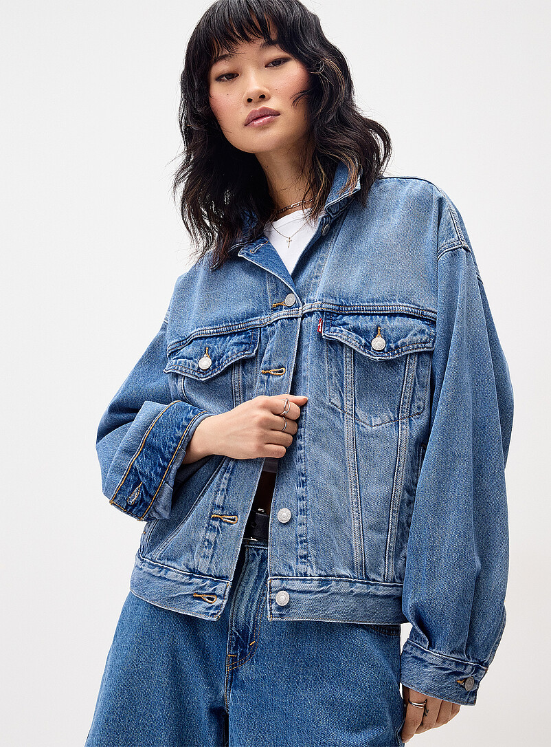 Levi's Medium Wash Trucker 90's boxy-fit jean jacket for women
