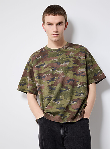 Le t-shirt motif camouflage
