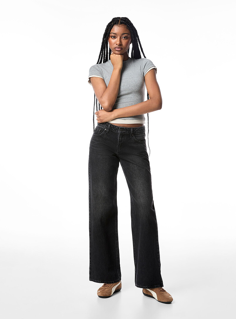 Low-rise loose jean product image (primary)