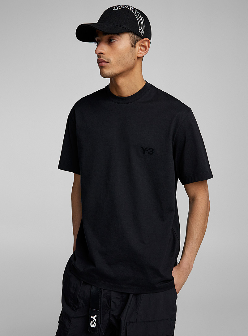 Y-3: Le t-shirt noir logo ton sur ton Noir pour homme