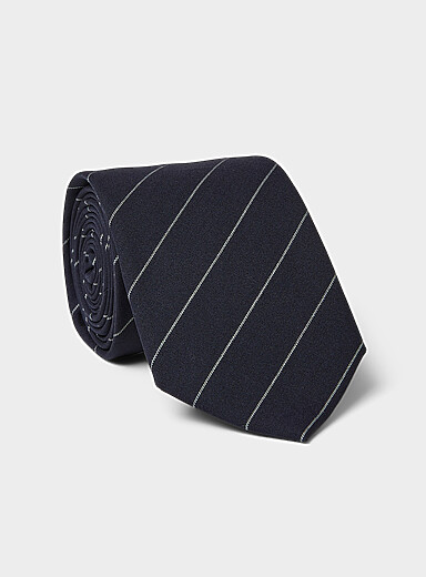 La cravate fines rayures obliques <b>Collection exclusive d'Italie</b>