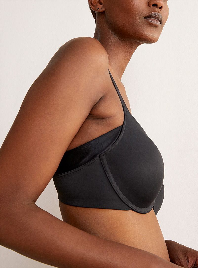 https://imagescdn.simons.ca/images/8650-1550-1-A1_2/the-smoothing-plunge-bra.jpg?__=5