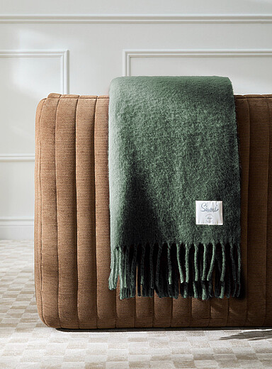 Powdery tone faux-mohair throw 130 x 170 cm