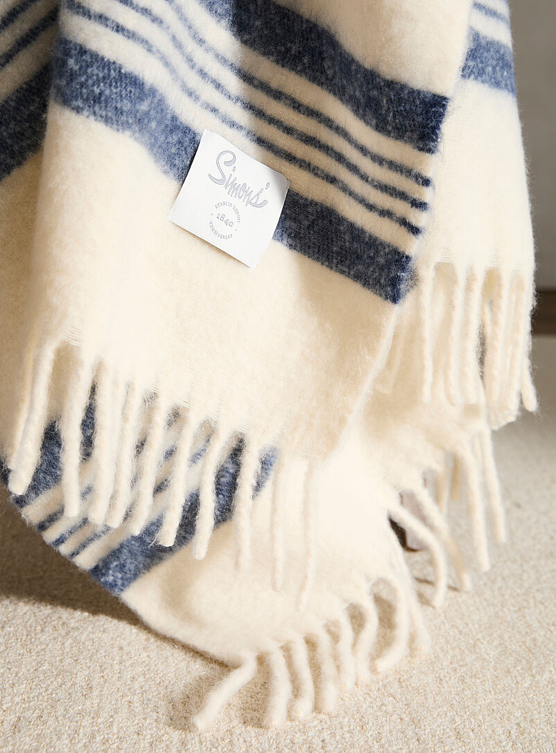 Simons Maison: Le jet&eacute; effet mohair rayures bleu marine 130 x 170 cm &Eacute;cru &agrave; motifs