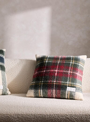 Le coussin d&eacute;houssable effet mohair carreaux rouge et vert 50 x 50 cm <b>Collection de No&euml;l</b>