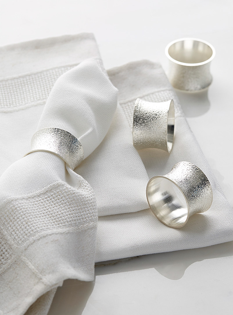 Simons Maison Silver Hammered napkin rings Set of 4