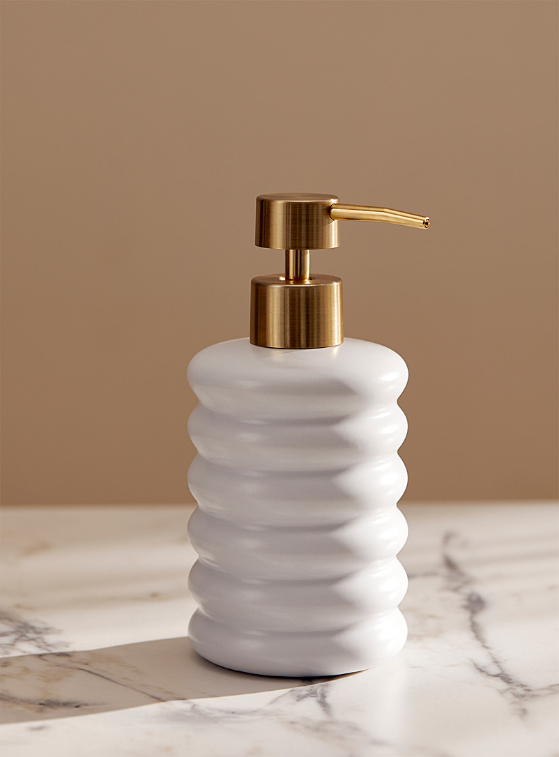 Simons Maison: La pompe à savon céramique ondulée Blanc