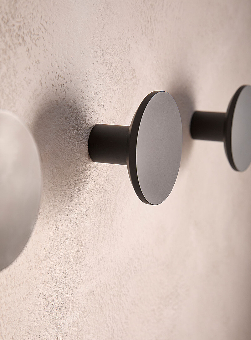 Large circular wall-mounted hooks Set of 3 product image 2