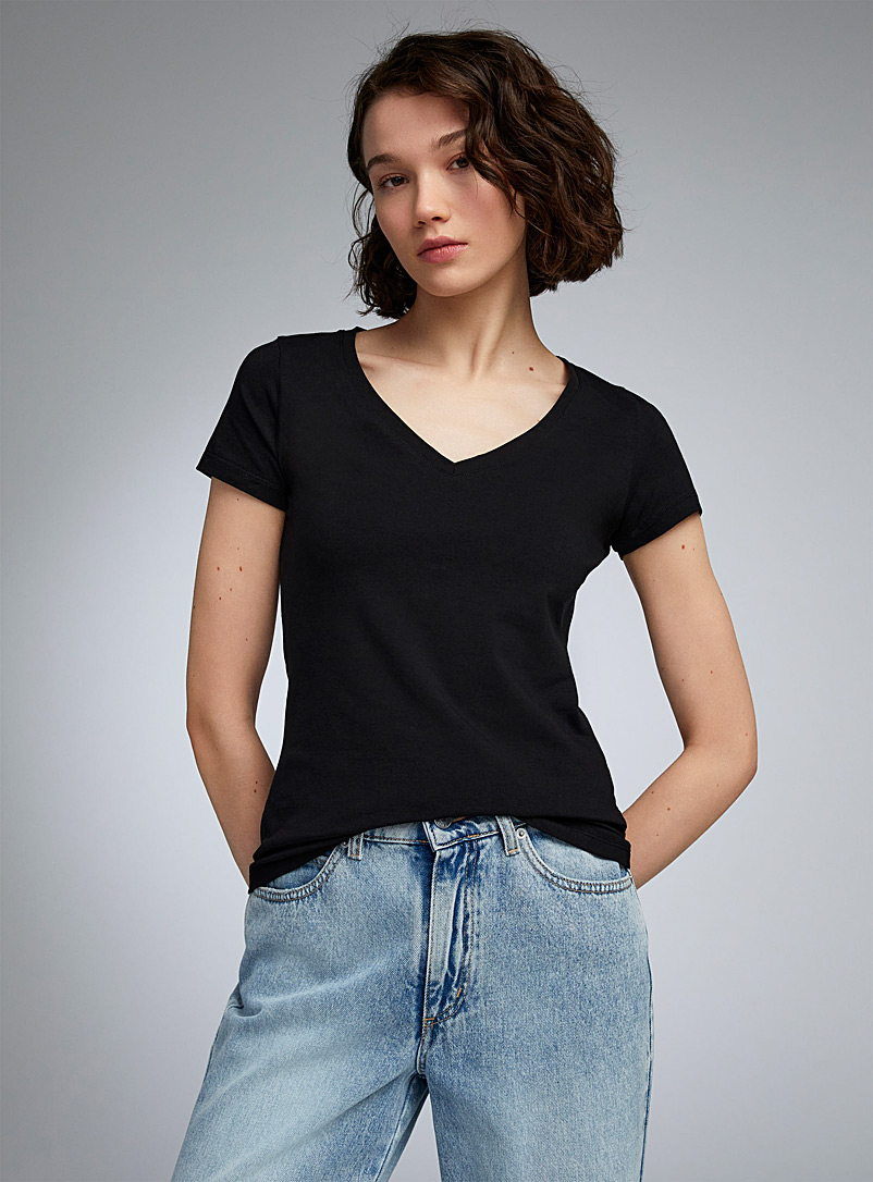 Twik: Le t-shirt col V coton bio Noir pour femme