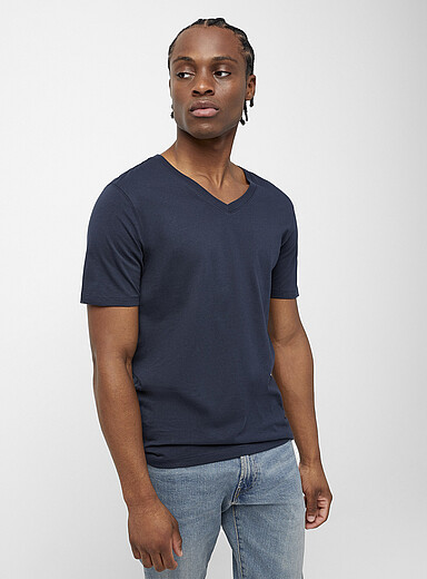 100% organic cotton V-neck T-shirt <b>Standard fit</b>