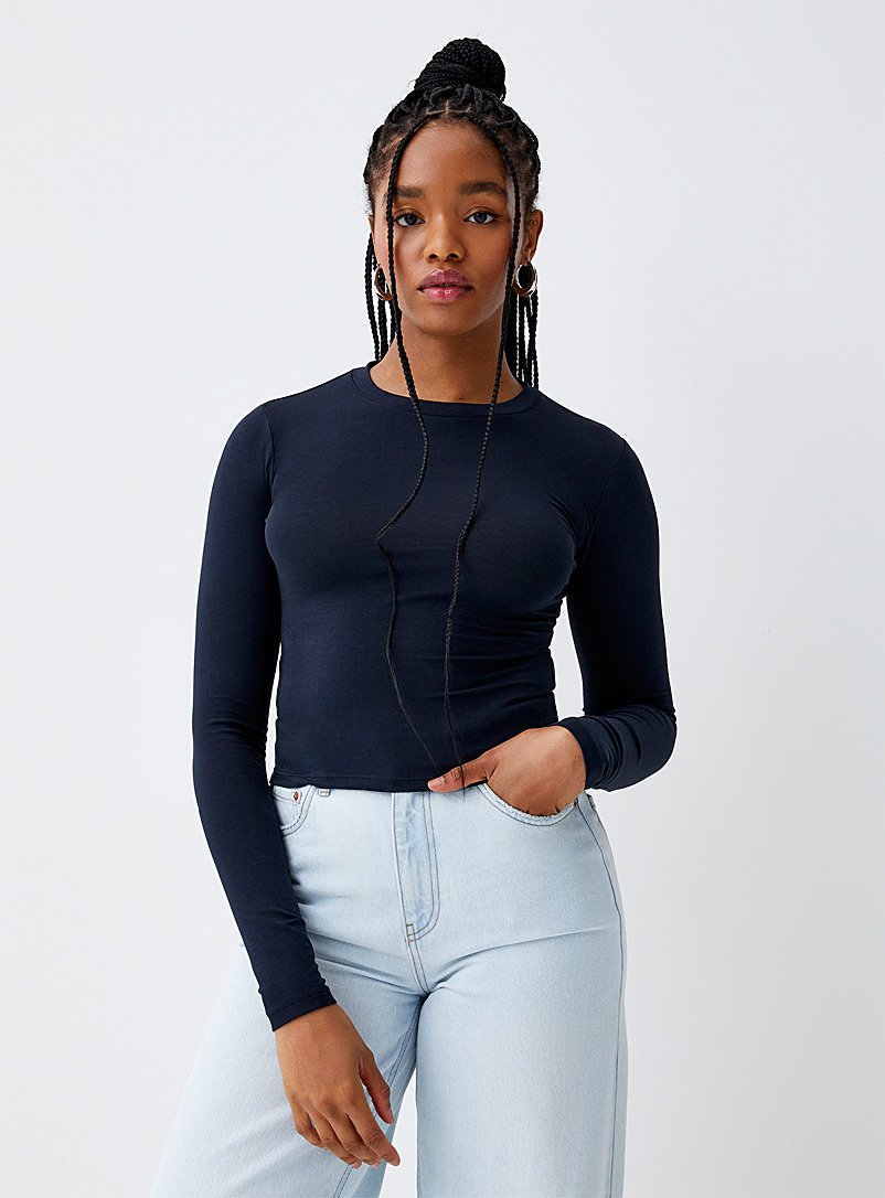 Buy Striped Crew-Neck Slim Fit T-Shirt Online at Best Prices in India Buy Striped Crew-Neck Slim Fit T-Shirt Online at Best Prices in India