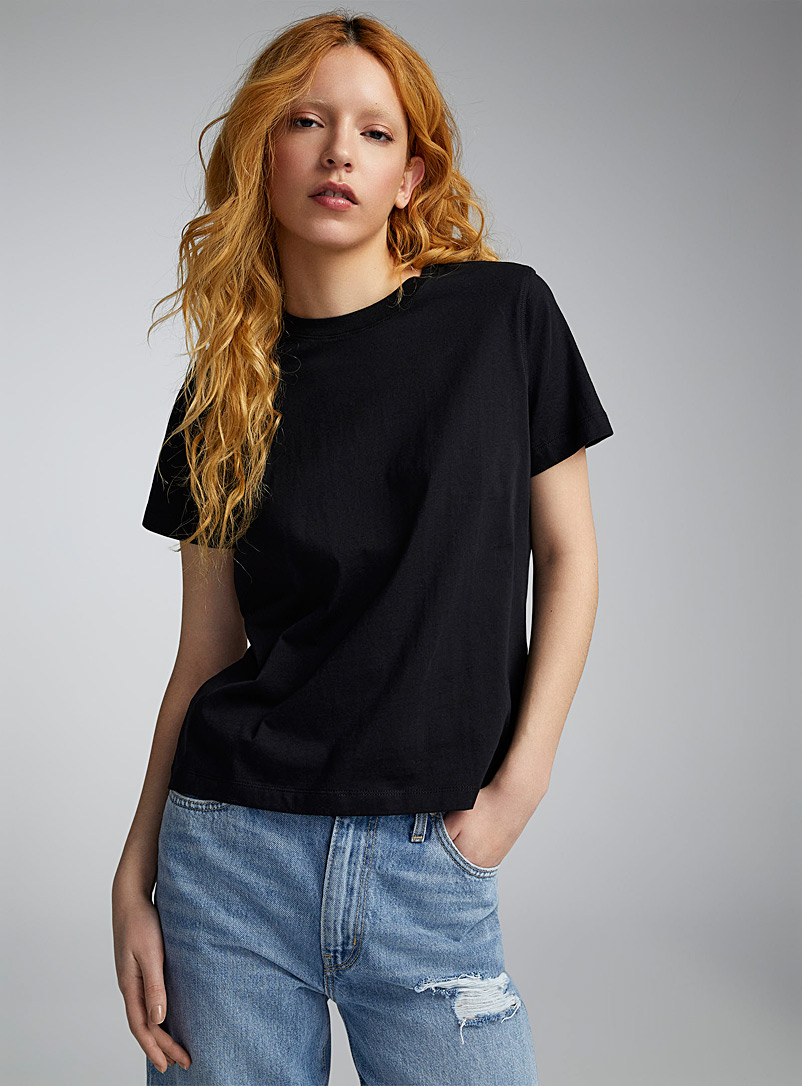 Twik Black Solid thin jersey crew-neck tee <b>Relaxed fit</b> for women