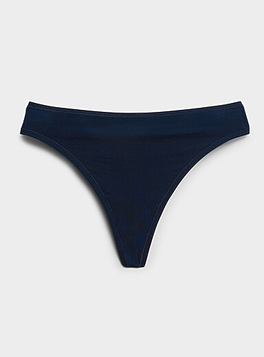 Miiyu: Le tanga &eacute;chancr&eacute; ultradoux extensible Nylon recycl&eacute; Bleu fonc&eacute; - Indigo pour femme