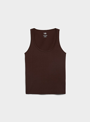 Twik: La camisole ajust&eacute;e col d&eacute;gag&eacute; Blanc assorti pour femme