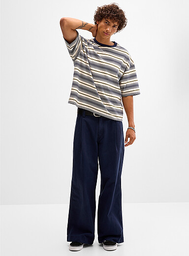 Authentic wide-leg pleated chinos <b>Loose fit</b>
