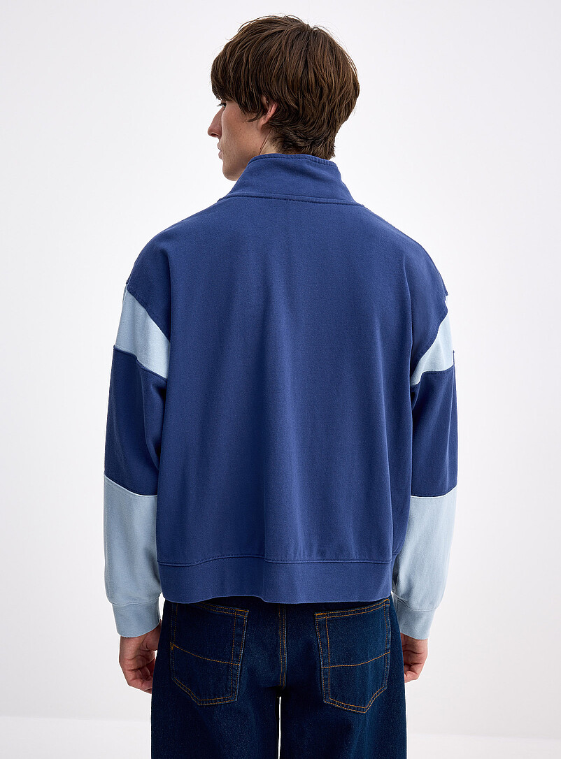 Retro two-tone zipped mock neck sweatshirt Loose fit | Vans | | Simons