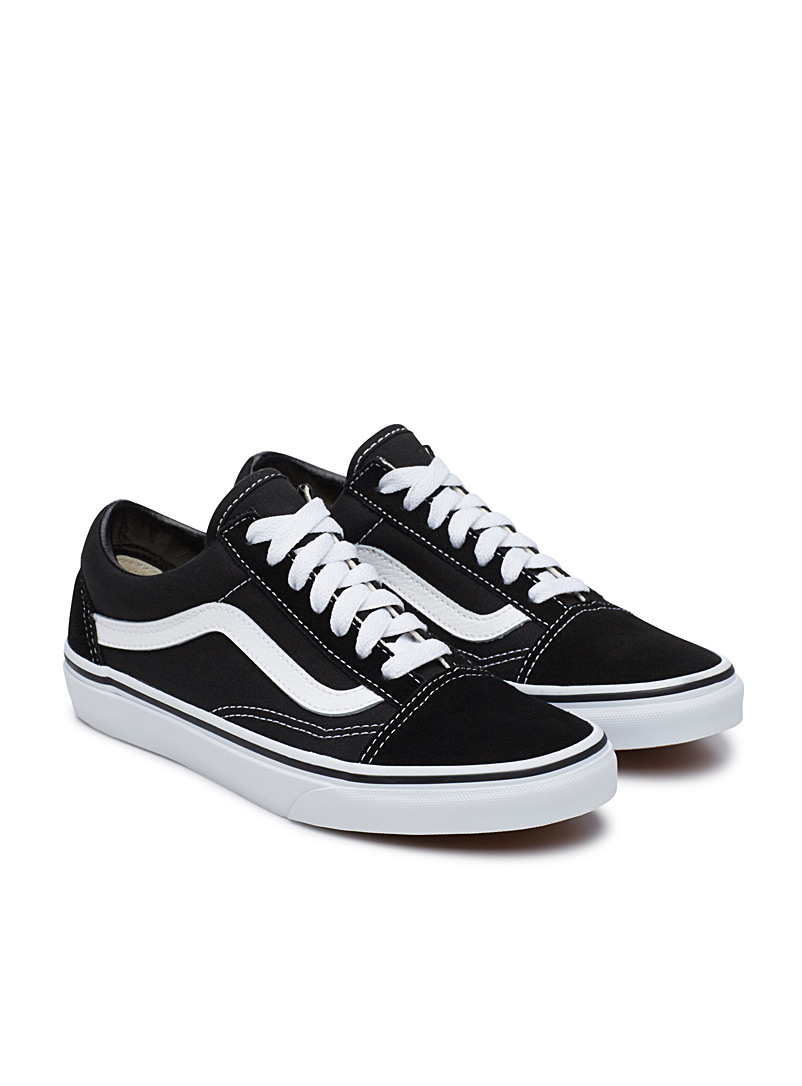 vans shoes black with white stripe