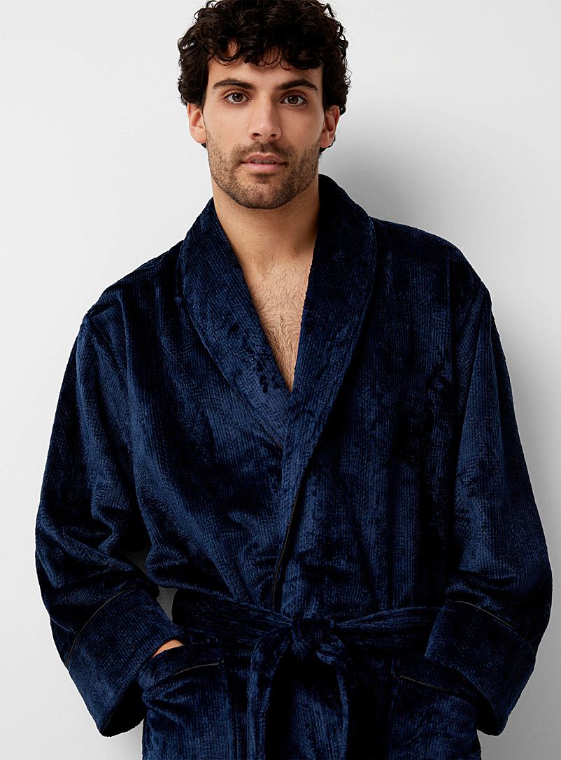 Daniel Buchler Marine Blue Cable-textured polar fleece robe for men