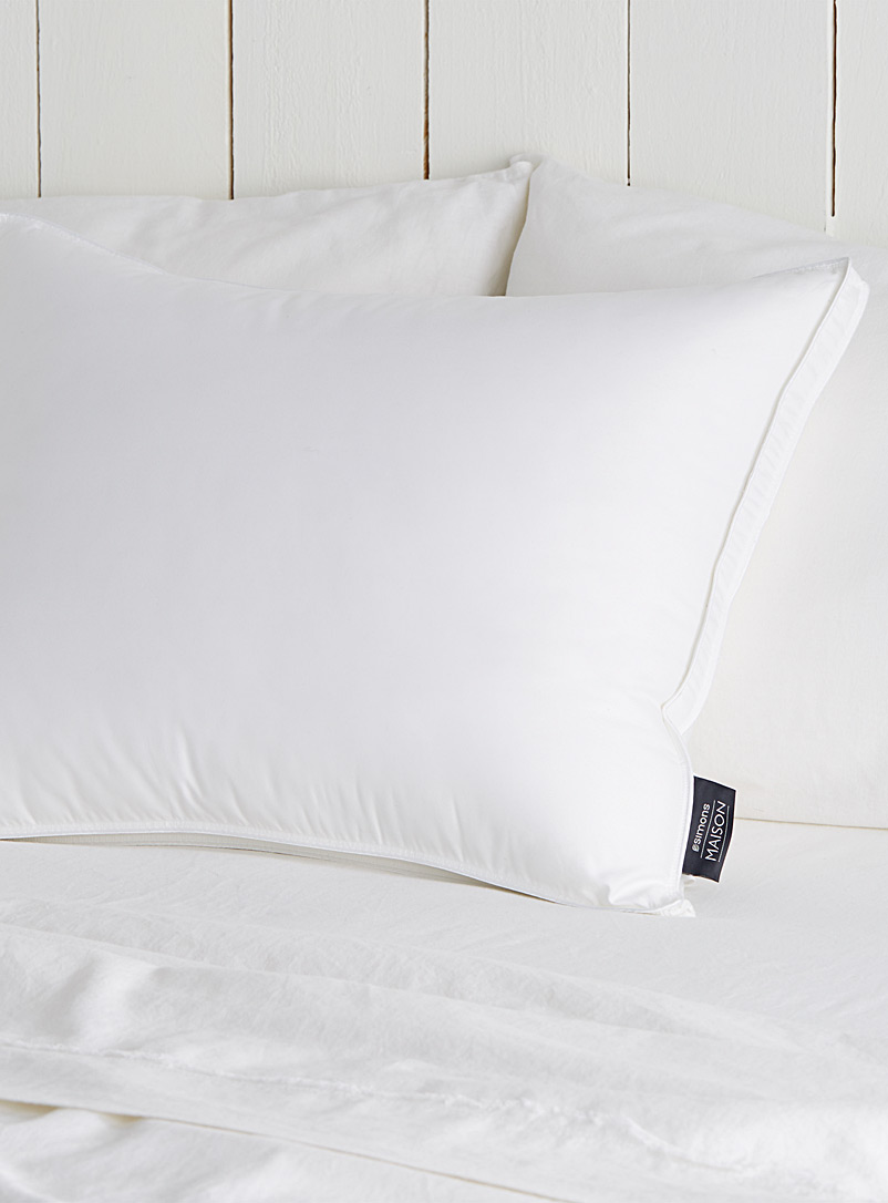 Simons Maison White Recycled polyester Duvetine pillow Semi-firm support