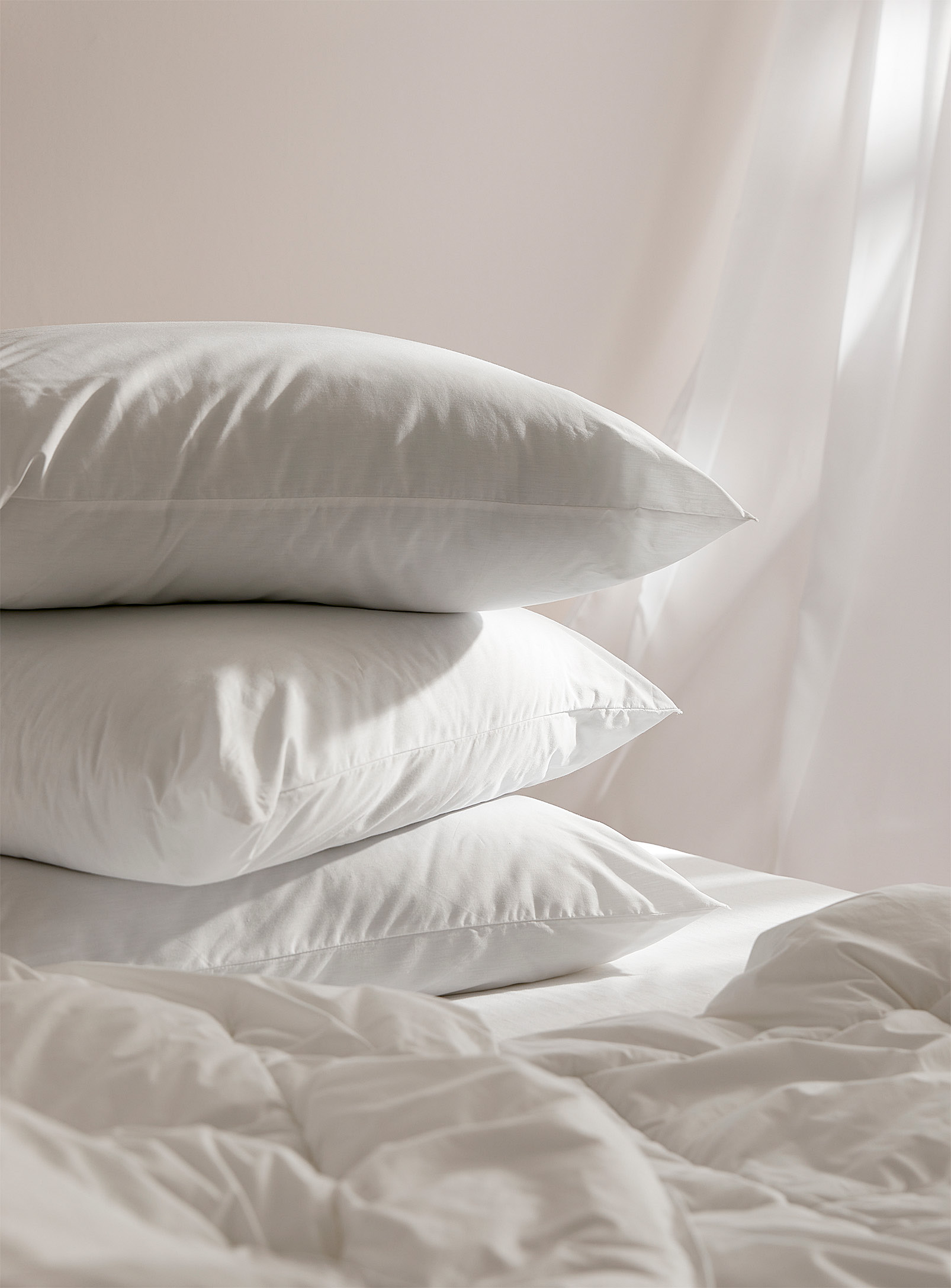 Simons Maison Harmonie Pillow Soft Support In White