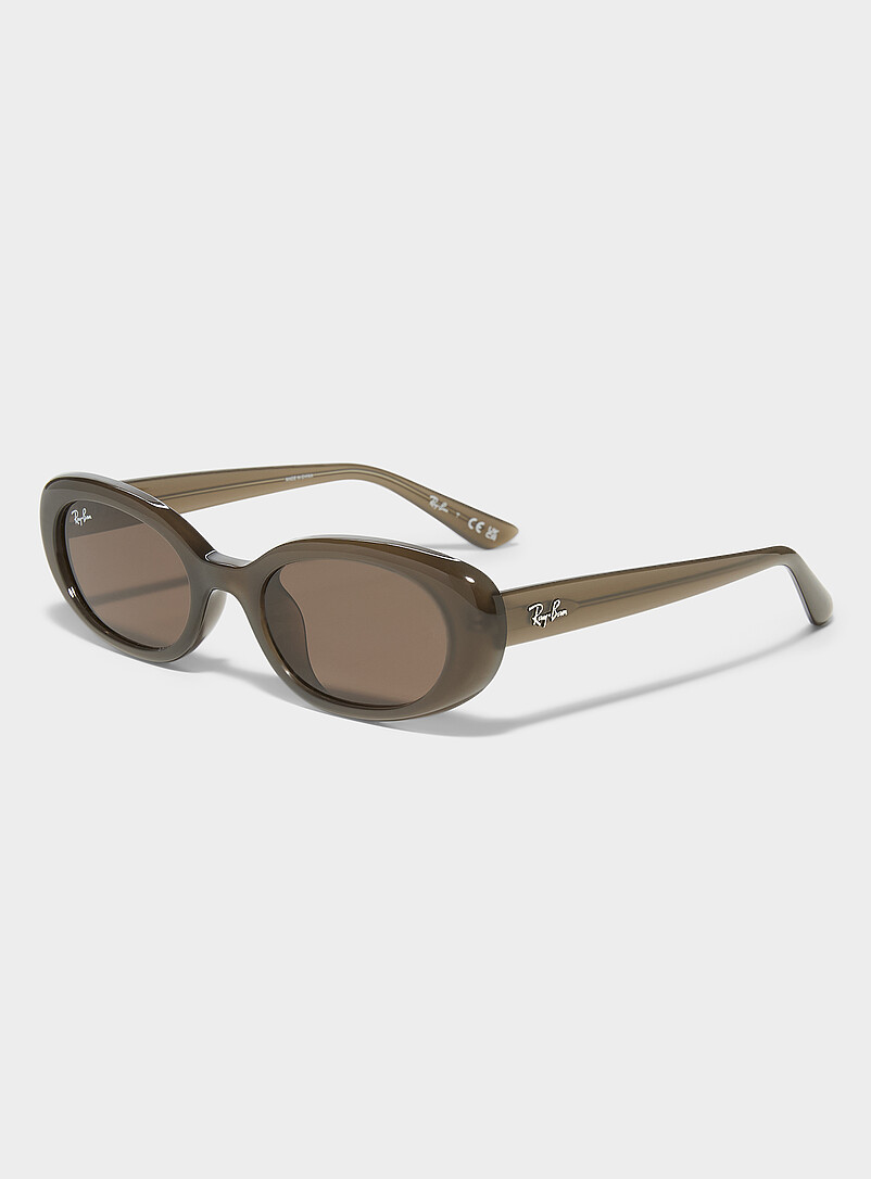 Ray-Ban: Les lunettes de soleil ovales monture &eacute;paisse Noir pour femme