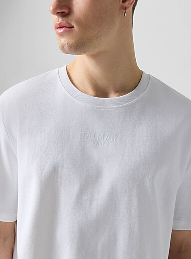 Balmain: Le t-shirt logo brod&eacute; Blanc pour homme