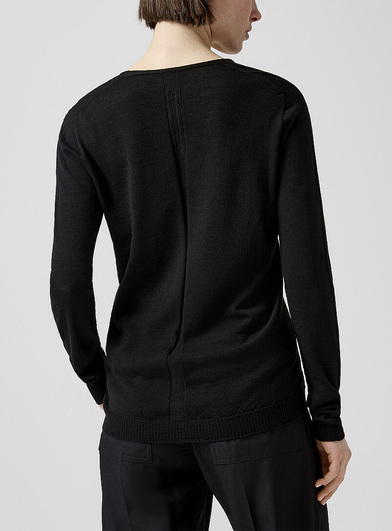 100% virgin wool V-neck sweater product image 2