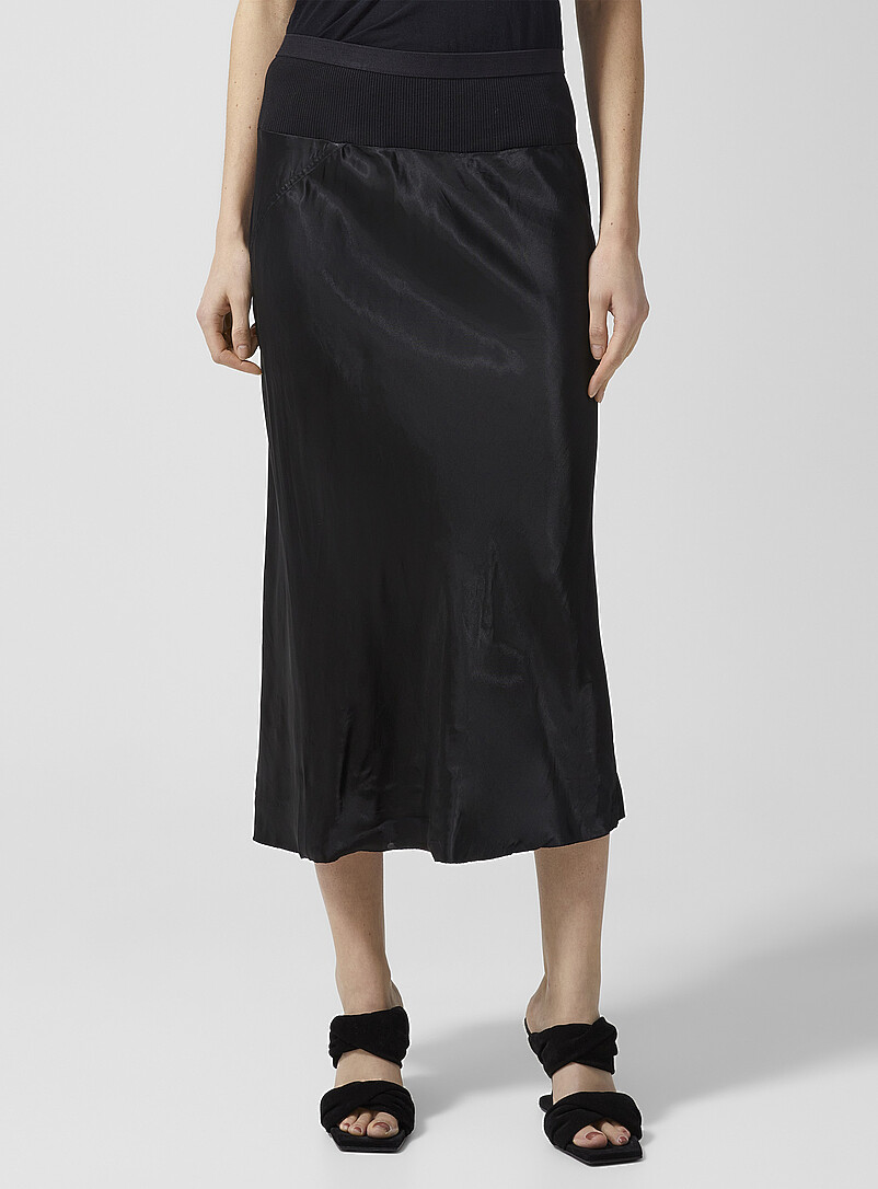 Satiny black pencil skirt product image 2