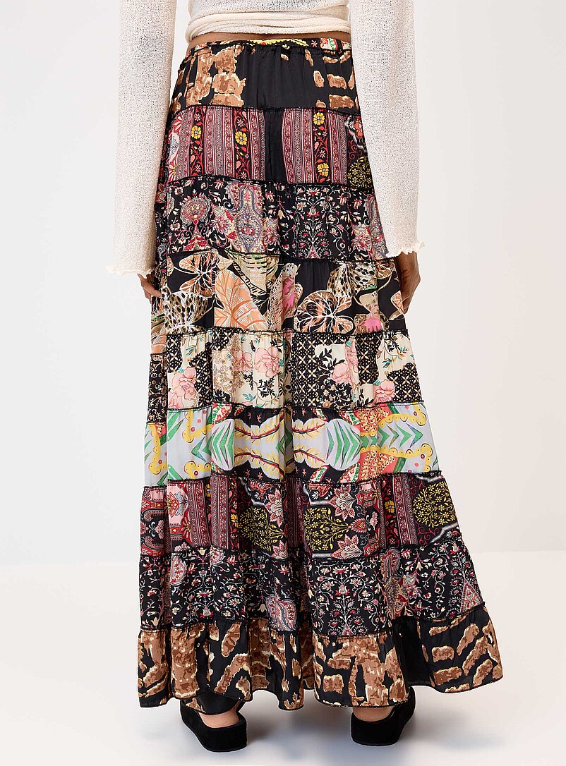 Twik: La jupe paysanne motif paisley color&eacute; Noir &agrave; motif pour femme