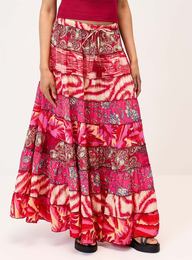 Twik: La jupe paysanne motif paisley color&eacute; Noir &agrave; motif pour femme