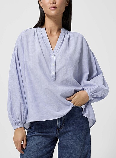 Vanessa Bruno: La blouse Nipoa fronc&eacute;e &agrave; fines rayures Bleu pour femme