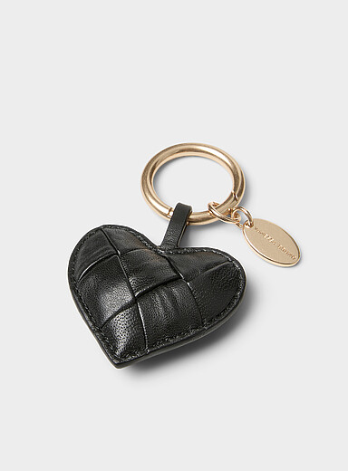 Le porte-cl&eacute;s breloque c&oelig;ur tress&eacute; cuir