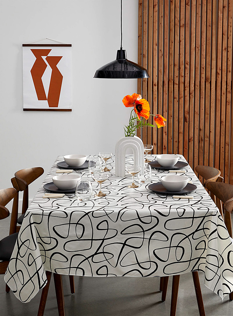 Simons Maison Patterned White Sinuous curves vinyl tablecloth