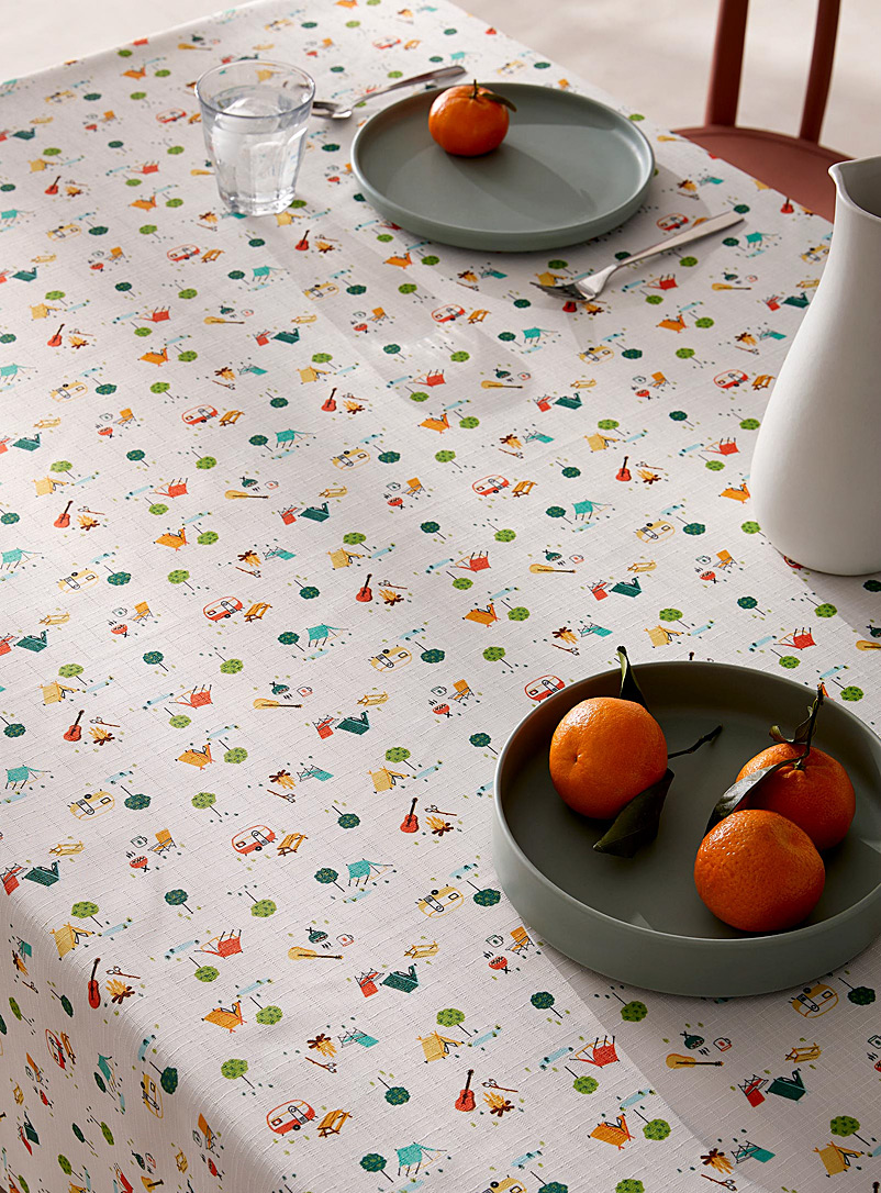 Simons Maison Patterned White Camping trip recycled polyester tablecloth