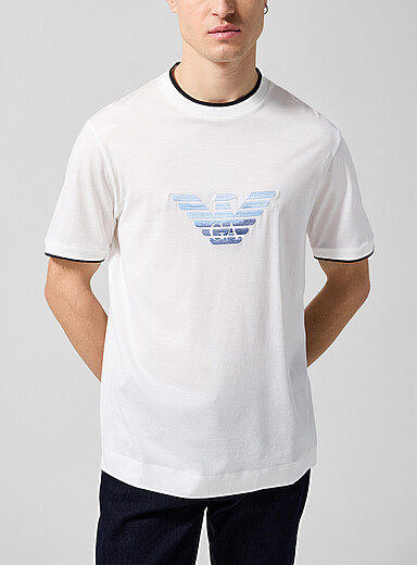 Emporio Armani: Le t-shirt bordures contraste logo d&eacute;grad&eacute; Blanc pour homme
