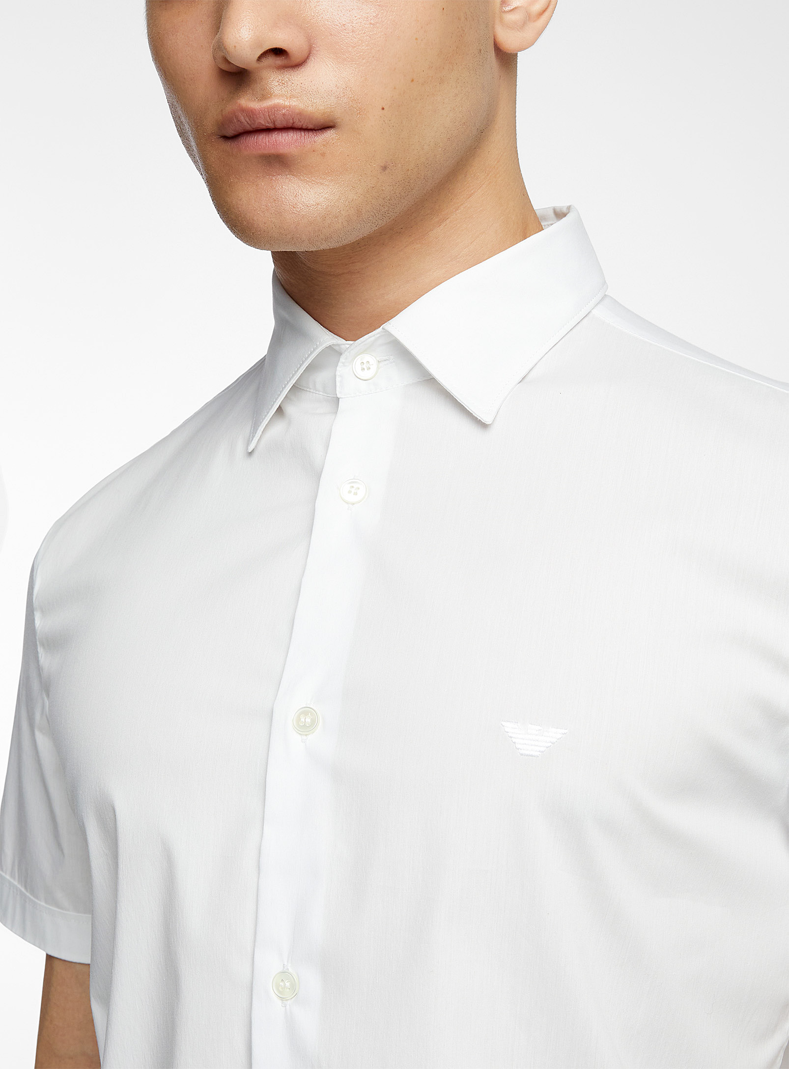 Emporio Armani - La chemise logo brodé manches courtes