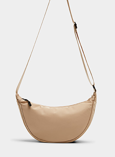 Le sac bandouli&egrave;re demi-lune