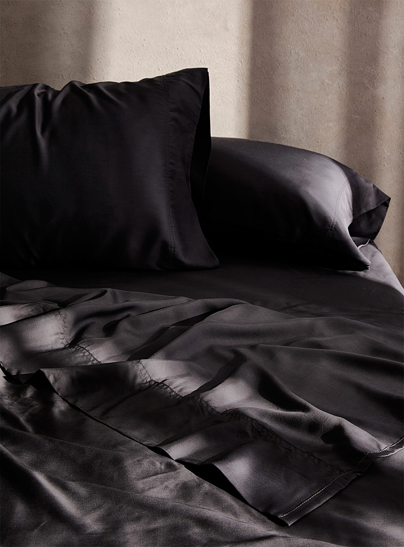 Simons Maison Black Bamboo rayon 300-thread-count sheet set Fits mattresses up to 16 in