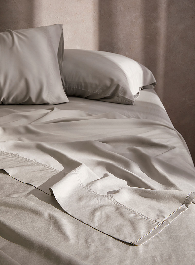 Drap - AB210 - 200 x 230 cm - 2 draps - 2 Taies D'oreiller - 2 Places - 100% Coton - Multicolore Drap - AB210 - 200 x 230 cm - 2 draps - 2 Taies D'oreiller - 2 Places - 100% Coton - Multicolore