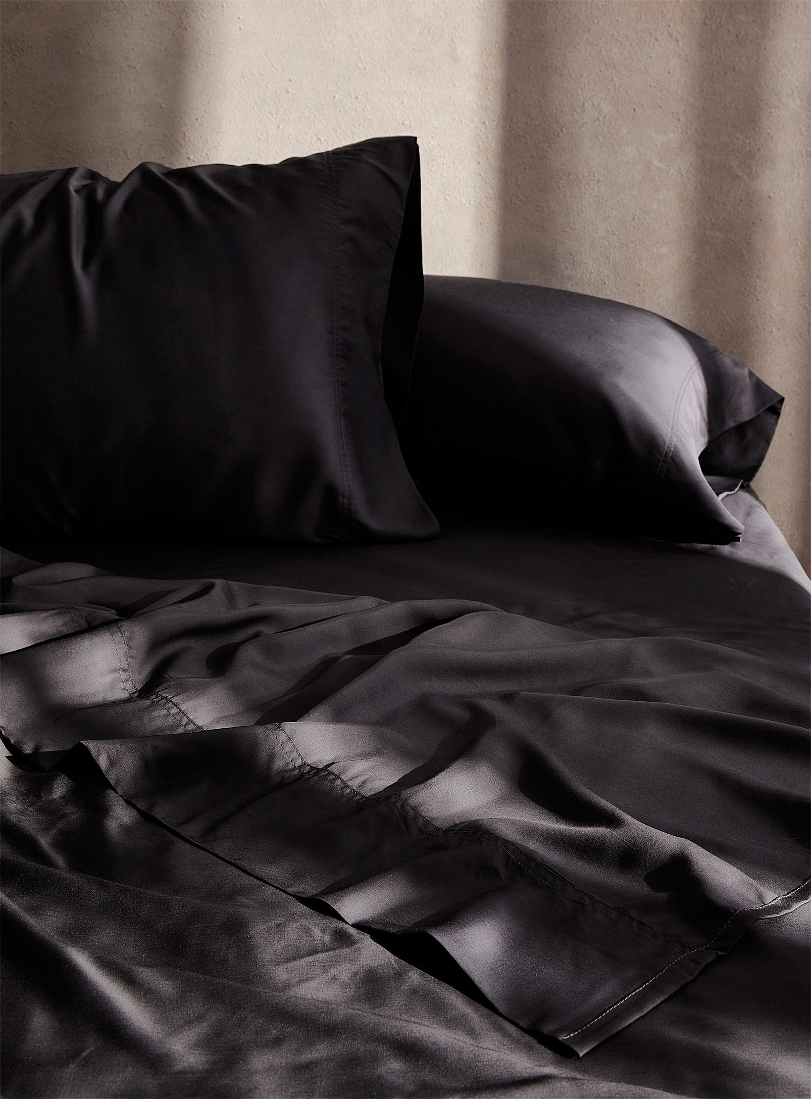 Simons Maison Bamboo Rayon 300-thread-count Sheet Set Fits Mattresses Up To 16 In In Black