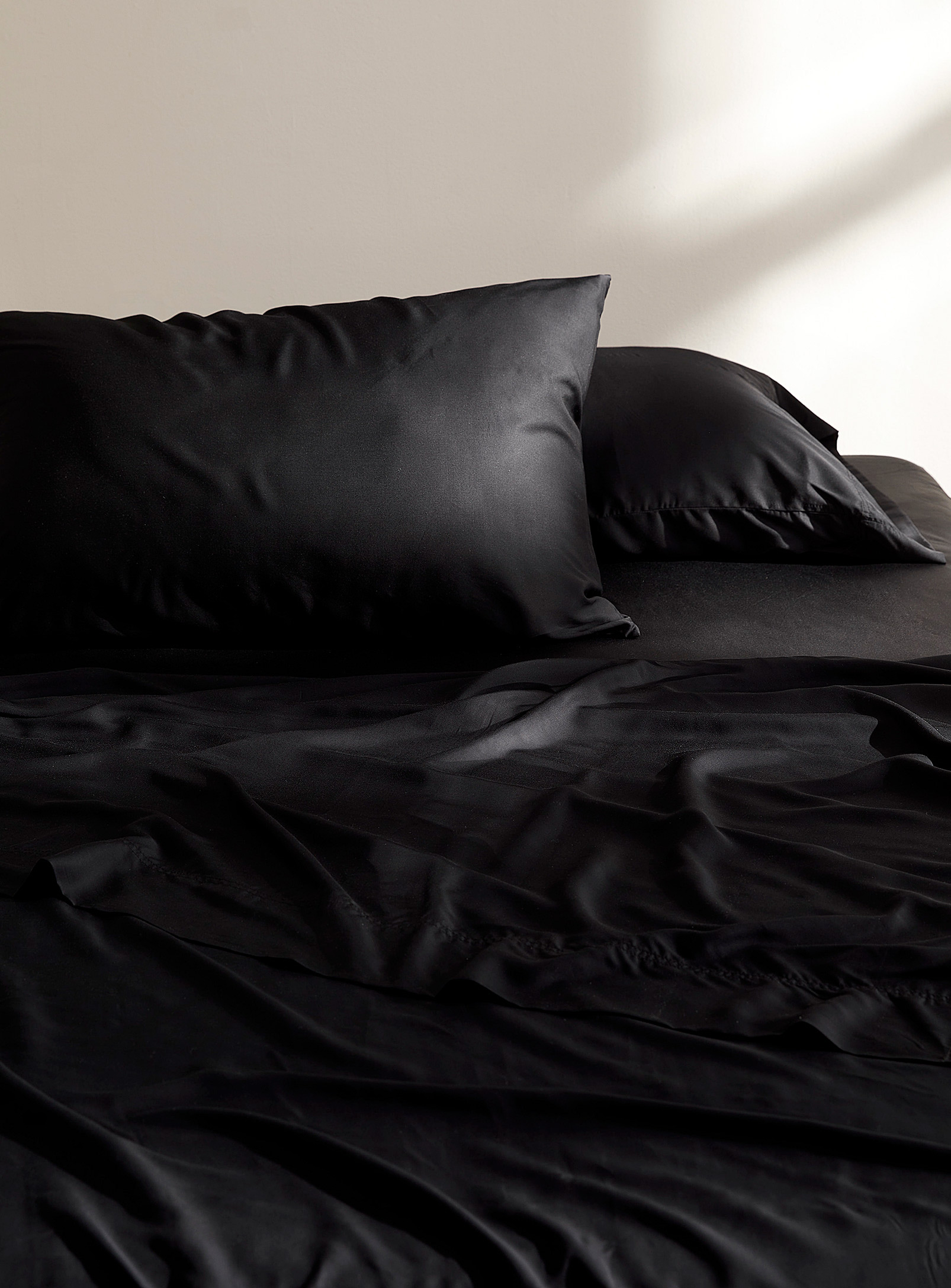 Simons Maison Bamboo Rayon 300-thread-count Sheet Set Fits Mattresses Up To 18 In In Black