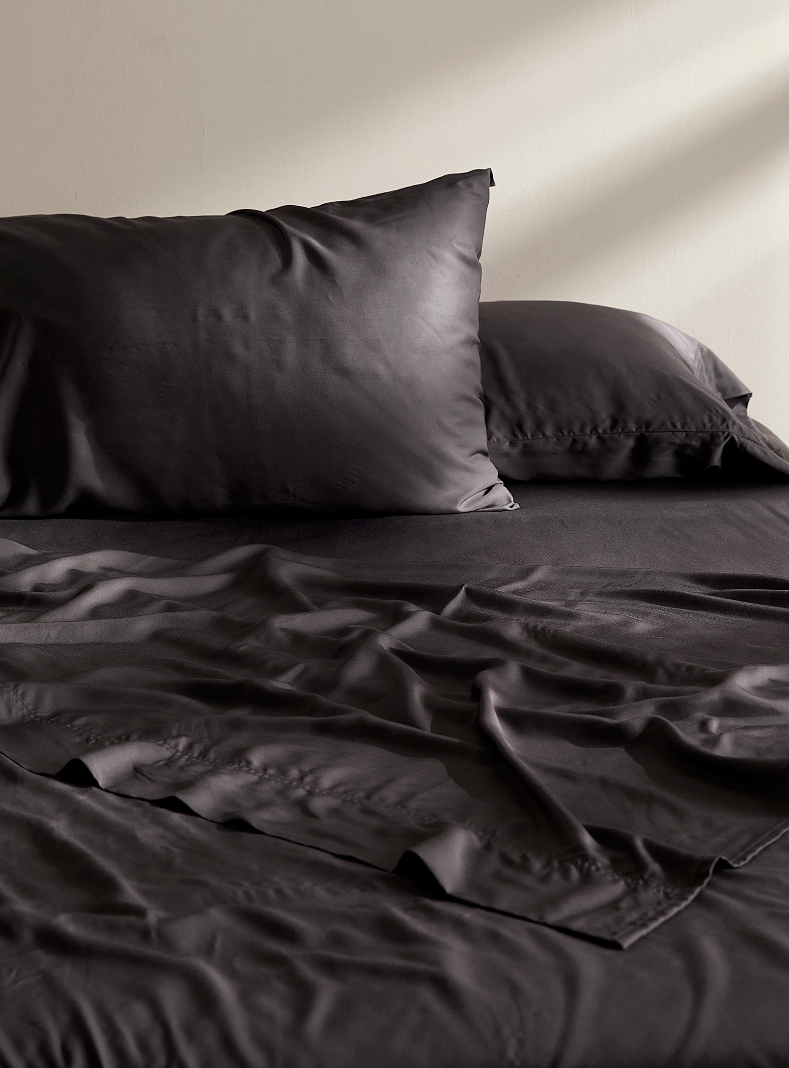 Simons Maison Bamboo Rayon 300-thread-count Sheet Set Fits Mattresses Up To 18 In In Charcoal