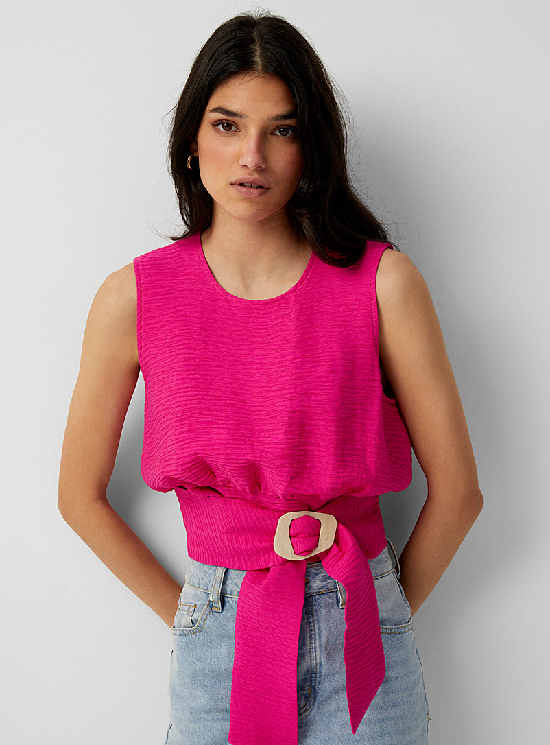 Icône Pink Sleeveless belted blouse for women