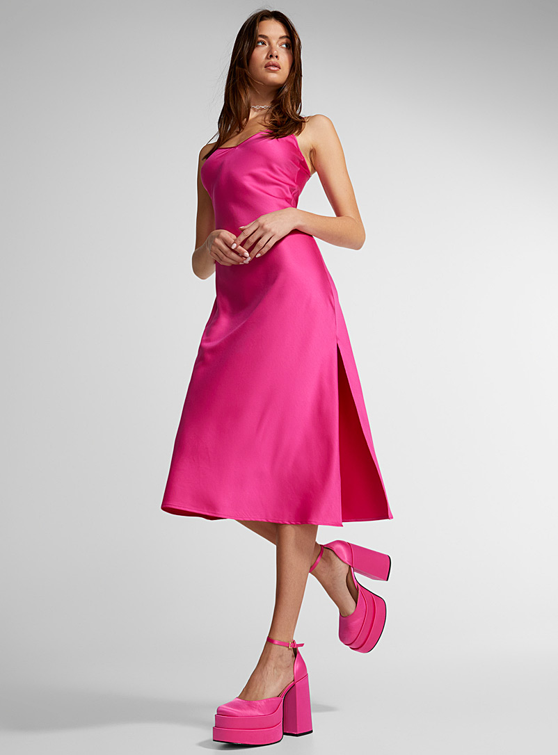 Icône: La robe satinée polyester recyclé Fuschia  pour femme