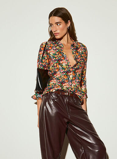 Crinkled texture printed flowy shirt