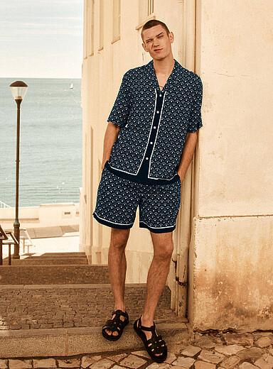Le short fluide &agrave; motif <b>Longueur d'entrejambe : 18 cm (7 po)</b>