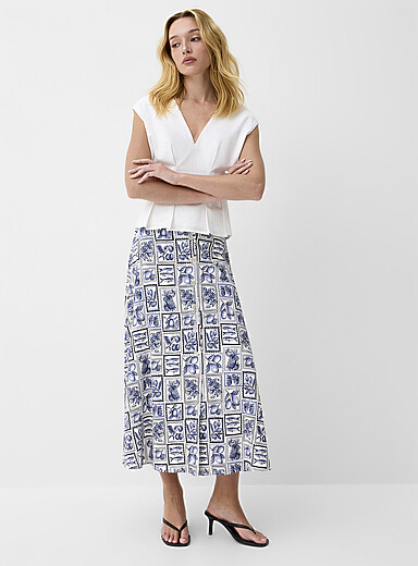 Buttoned midi skirt